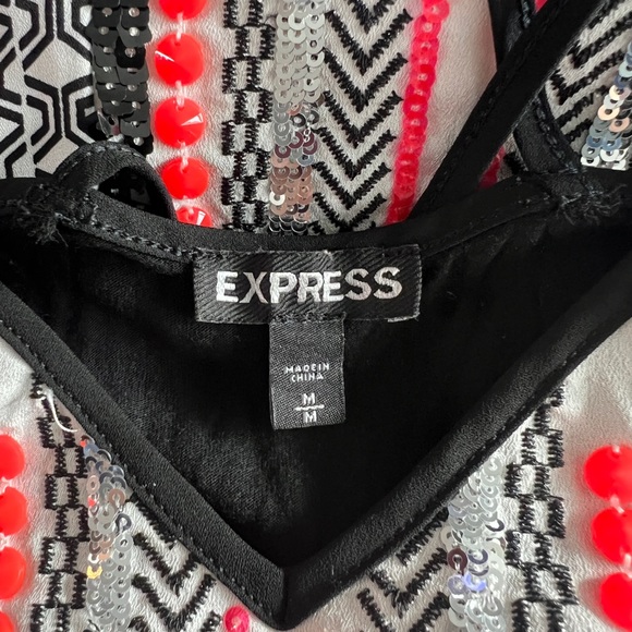 Express Medium V-Neck Spaghetti Strap - Picture 4 of 6